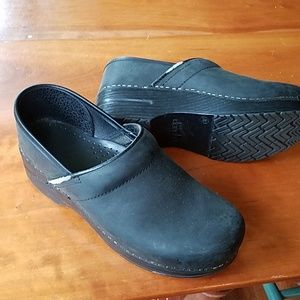 Size 38/8 womens black Dansko clogs